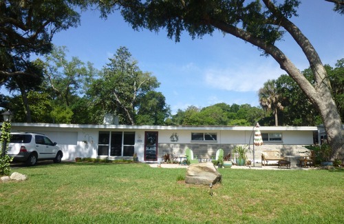 St. Augustine South House | Comfortable home, quiet, scenic neighborhood, walkable street, near town & beach