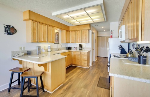 Lincoln Beach Condo | Comfortable Lincoln City Condo w/Patio & Views!