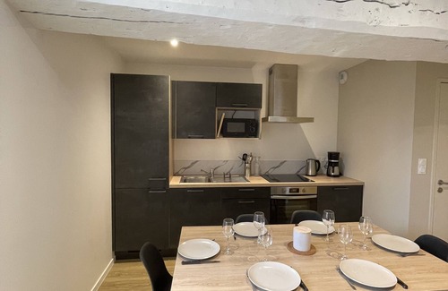 Montfort-sur-Meu Apartment | Comfortable, quiet accommodation in the heart of the city center