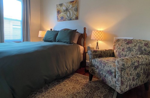 Fredericksburg Apartment | Comfortable & Quiet Historic Apartment with Work Space