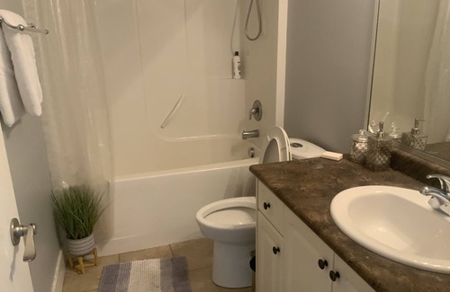 Regional District of Nanaimo Apartment | comfortable quiet 2 bedroom suite centrally located in Nanaimo BC.