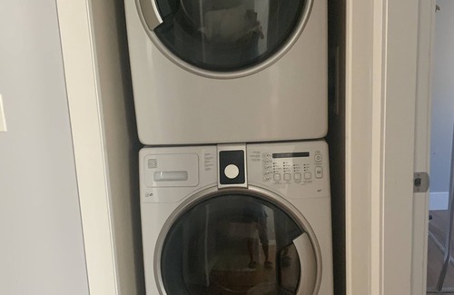 Regional District of Nanaimo Apartment | comfortable quiet 2 bedroom suite centrally located in Nanaimo BC.