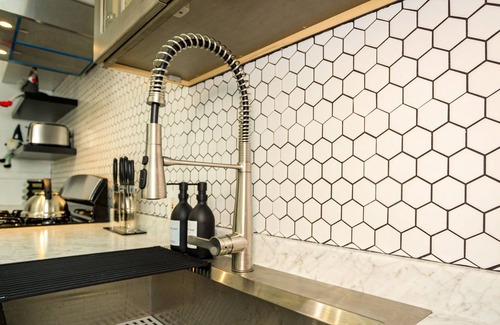 Southside Apartment | Comfortable & Quiet 3 Bedroom Parkside Duplex W/ King Bed