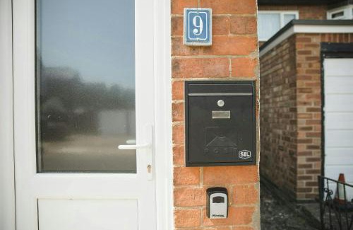 Aylestone House | Comfortable Room in Leicester