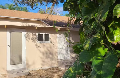 Homestead Bed & Breakfast | Comfortable Room with bathroom