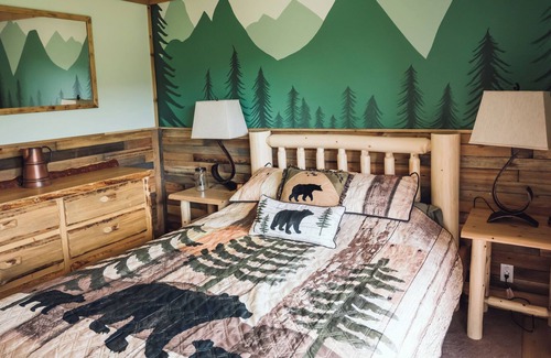 Clearwater Other | Comfortable rustic cabin right next to Wells Gray Park