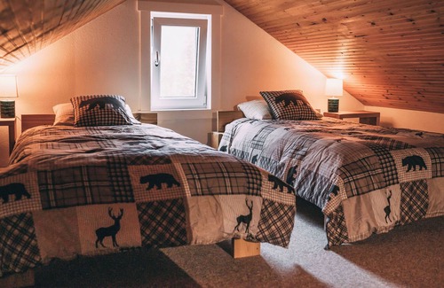 Clearwater Other | Comfortable rustic cabin right next to Wells Gray Park