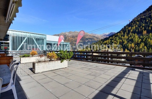 Grimentz Apartment | Comfortable studio for 2 people, living room with 1 double bed, kitchen area with dishwasher, bath-W