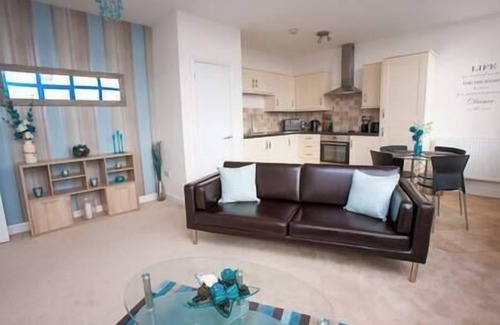 Swindon Apartment | Comfortable Swindon 1 bedroom Town Centre Apartment, FREE Parking