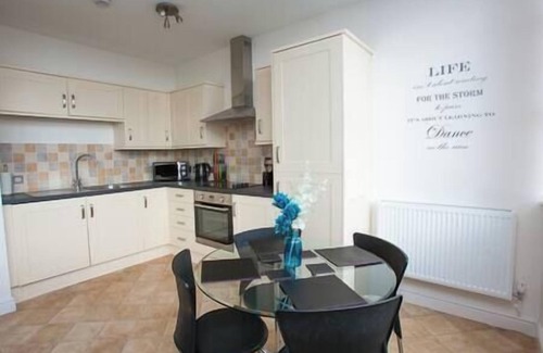 Swindon Apartment | Comfortable Swindon 1 bedroom Town Centre Apartment, FREE Parking