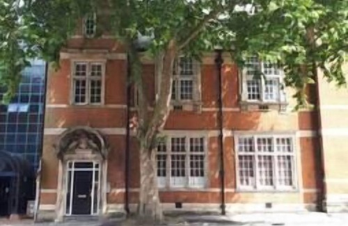 Swindon Apartment | Comfortable Swindon 1 bedroom Town Centre Apartment, FREE Parking