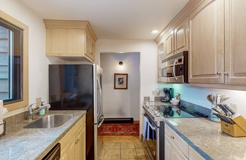 Jackson Hole House | Comfortable townhome with amazing views, private sauna, fireplace, deck & WIFI