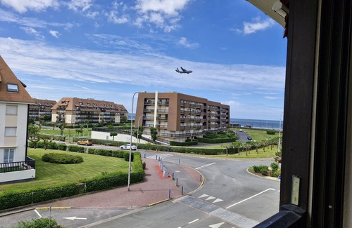 Villers-sur-Mer Apartment | Comfortable two-room nest with sea view