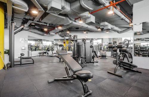 Bur Dubai Apartment | Comfy 1 Bed in Sky Gardens Sleeps 4 With Pool