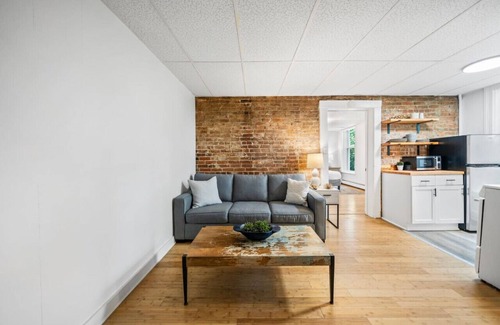 Mount Auburn Apartment | Comfy 1BR with Parking | Near UC, Zoo, Downtown