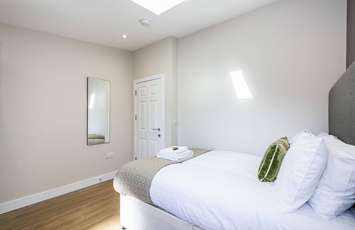 Church End House | Comfy 2 bd 2 Bath House