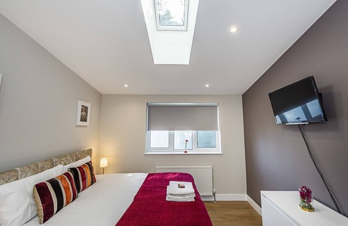 Church End House | Comfy 2 bd 2 Bath House