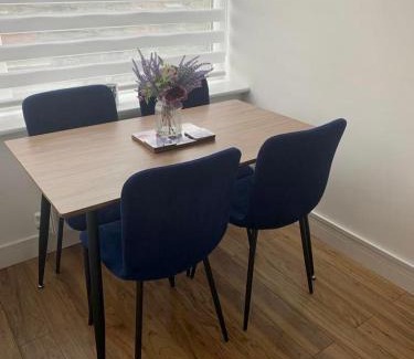 Wareham House | Comfy 2 bed house located at Wareham train station