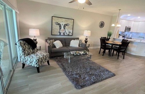 Lake Worth House | Comfy 2-bedroom townhome in Lake Worth with AC, EV charger, Fitness room & WiFi