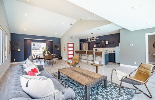Milwood Apartment | Comfy 2BD Apt + King Bed | Cedar Park/North Austin
