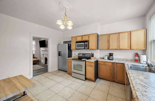 East Allegheny House | Comfy 3 Bed Northside Home - Near Stadiums!