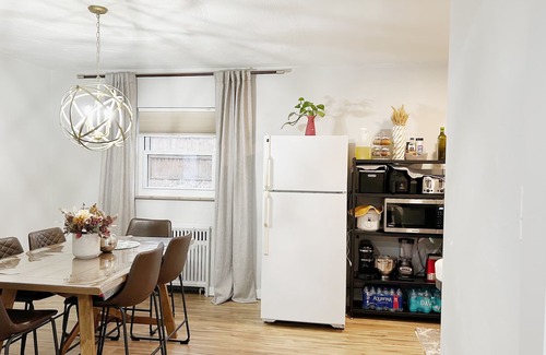 Crafton House | Comfy 3Bedrooms 2Bathrooms Excellent Location Home near to Downtown Pittsburgh