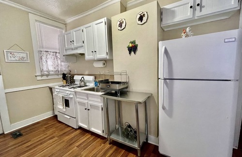 Pueblo Apartment | Comfy Abode For Traveling Professionals