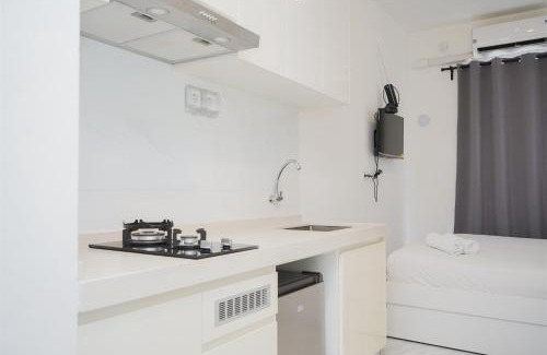 Bumi Serpong Damai Apartment | Comfy and Cozy Stay Studio Room at Sky House BSD Apartment By Travelio