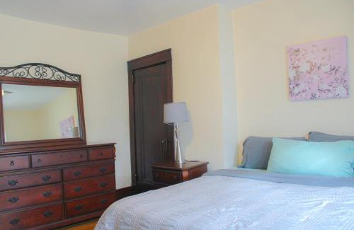 Mount Washington Apartment | Comfy and Spacious 3 BR - Easy City Access