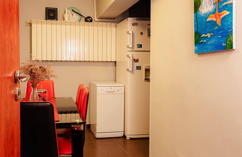 Bucharest City-Centre Apartment | Comfy Apartment with Private Parking and Netflix