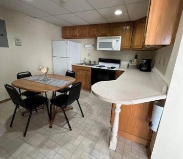 Sayre Apartment | Comfy Apt near Guthrie RPH Sayre