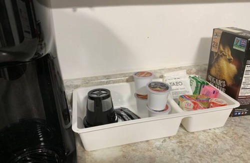 Tuskegee House | Comfy Bedroom near Auburn w/private bath & entry