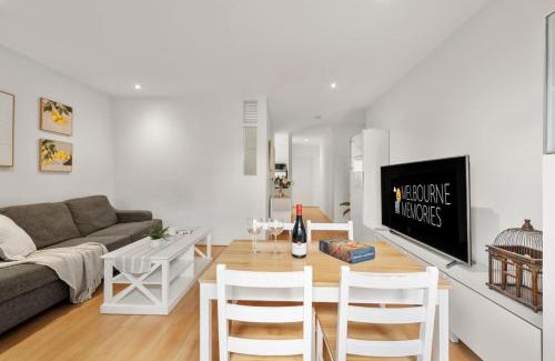 Box Hill Apartment | Comfy Box Hill Unit Near Station and Restaurants
