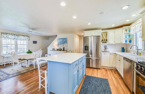 Dennis House | Comfy Cape Home: Close to Mayflower Beach, golf course, and Downtown