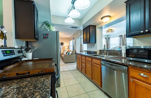 Bradenton House | Comfy Coastal! 2 BR, pet friendly, caged pool, fenced yard. Quiet safe Bradenton