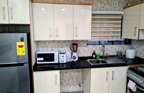 Adenta Apartment | Comfy & Cozy Hideout ~ Close to Highway ~parking