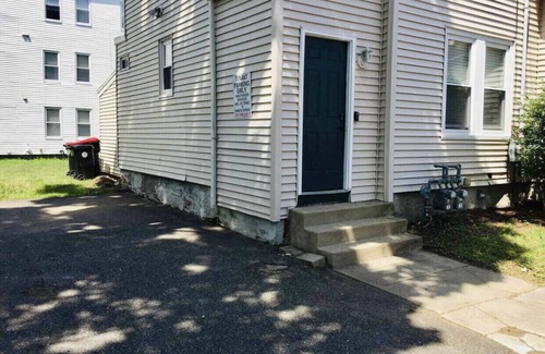 Brockton Apartment | Comfy Easeful Two Bedroom Apartment. 30 Minutes to Boston