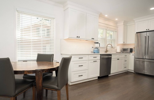 Green Valley House | Comfy family or multi couple retreat. Near Friendly Center, Tanger, Downtown!