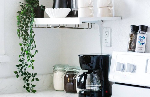 East Hill Apartment | Comfy Home Base Central Pensacola Stay