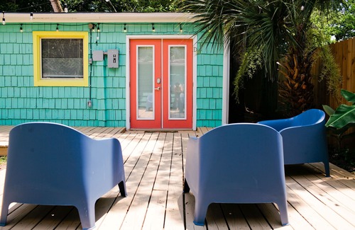 East Hill Apartment | Comfy Home Base Central Pensacola Stay