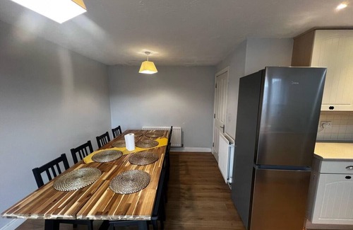 Luton House | Comfy House in Luton City