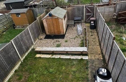 Luton House | Comfy House in Luton City
