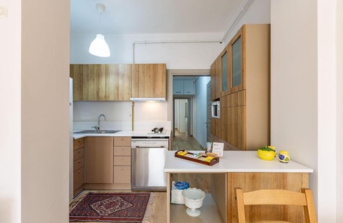 Rasimpasa Apartment | Comfy House near Kadikoy