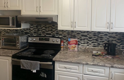 Thompson House | Comfy house with 3 bedrooms and 2 washrooms