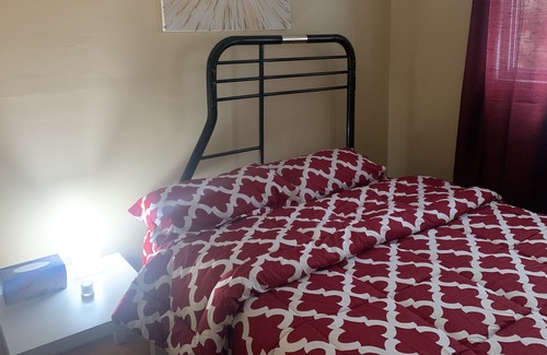 Thompson House | Comfy house with 3 bedrooms and 2 washrooms