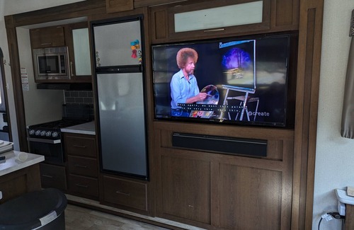 Pelham House | Comfy, Luxurious Glamping Camper near Amherst, MA