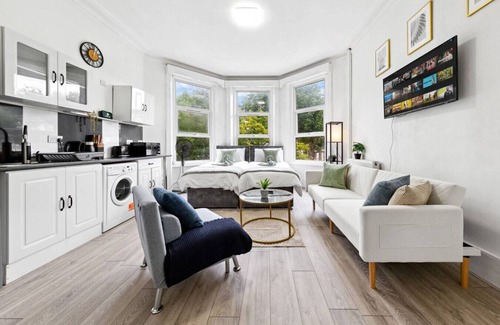 Fortune Green Apartment | Comfy & Modern Flat -15mins To City -Train Station