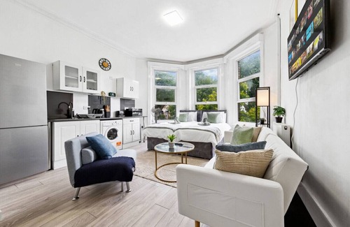 Fortune Green Apartment | Comfy & Modern Flat -15mins To City -Train Station