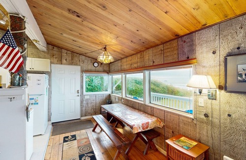 Arch Cape Cabin | Comfy oceanfront home three blocks to the beach with amazing views - dogs OK