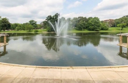 St. Louis Apartment | Comfy, quiet and modern. Extended Stays Welcome!